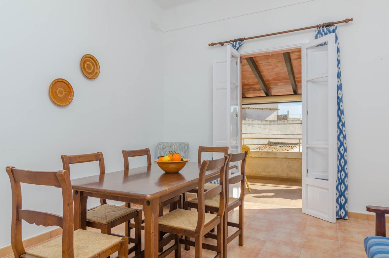 Danus Burguera P. Piso Apartment *